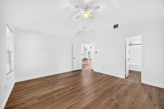 Building Photo - 15307 Flemington Ave