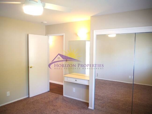 Building Photo - Remodeled 3 Bed 2 Bath 1,215 Sq Ft Citrus Heights Home