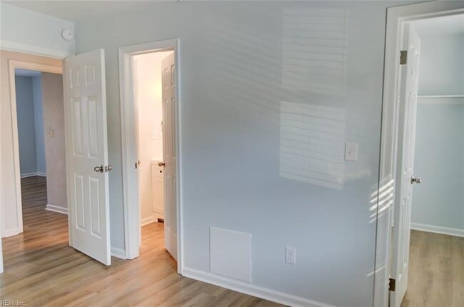 Building Photo - 5686 Rivermill Cir