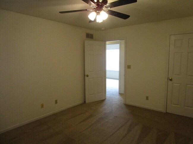 Building Photo - 2406 Calder Ct