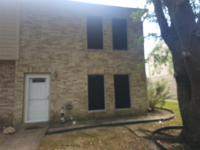 Building Photo - 1063 Birnham Woods Blvd