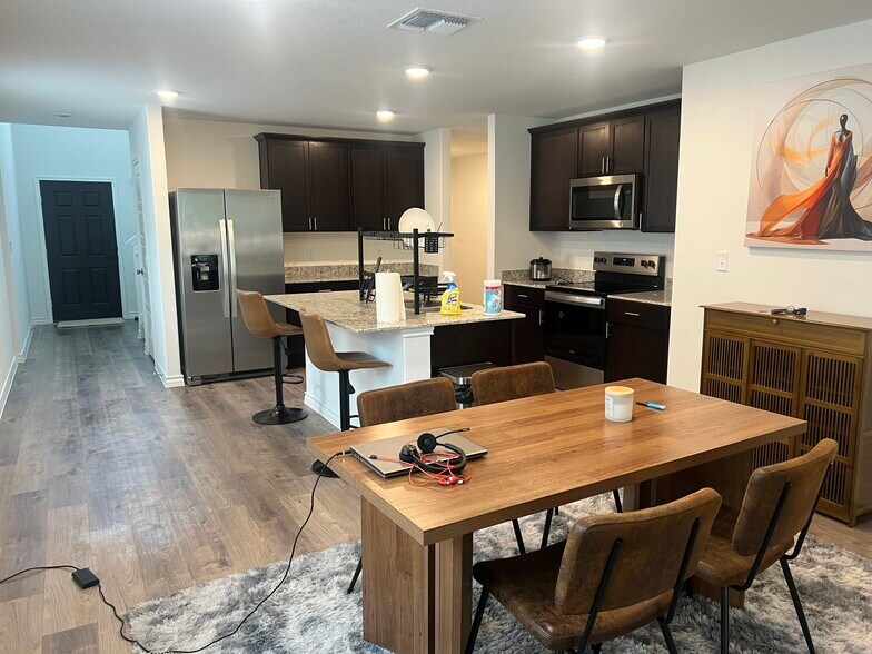 Kitchen - 8123 Hamrick Cir