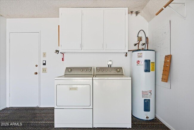 Building Photo - 9907 W Cedar Dr