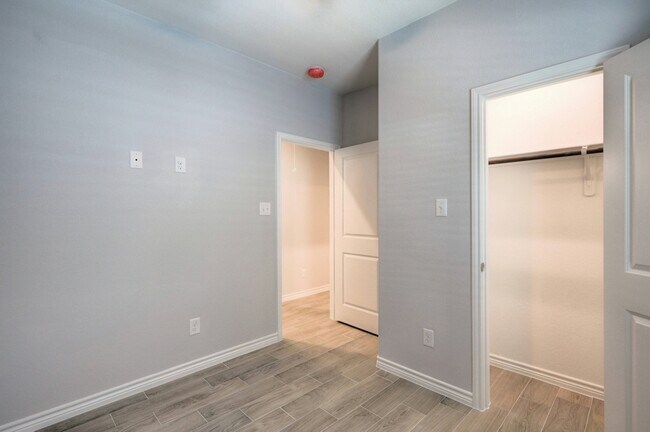 Building Photo - 9751 Black Gum