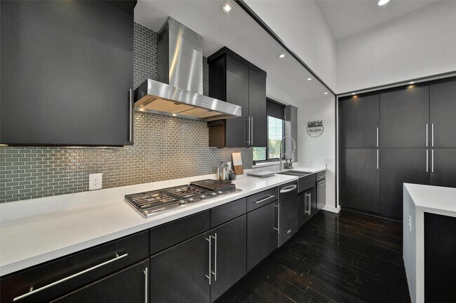 Building Photo - 1505 Colorado St