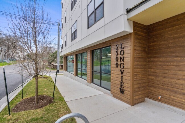 Building Photo - 2500 Longview St