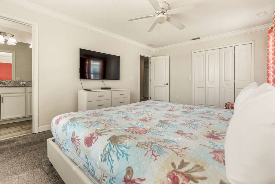 Building Photo - 4718 Kings Castle Cir