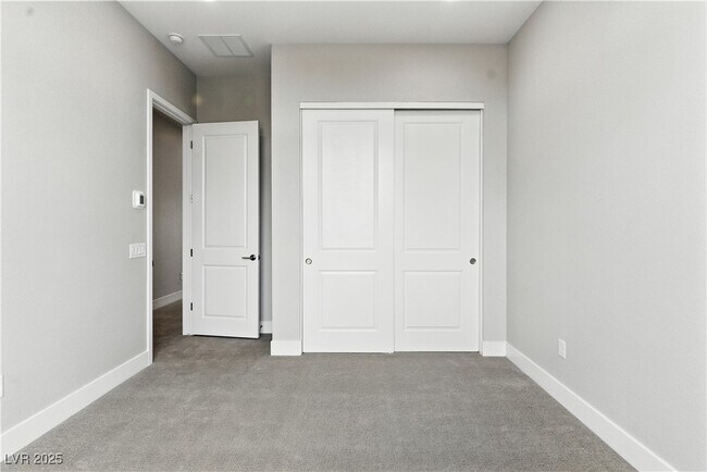 Building Photo - 5073 Slatestone St