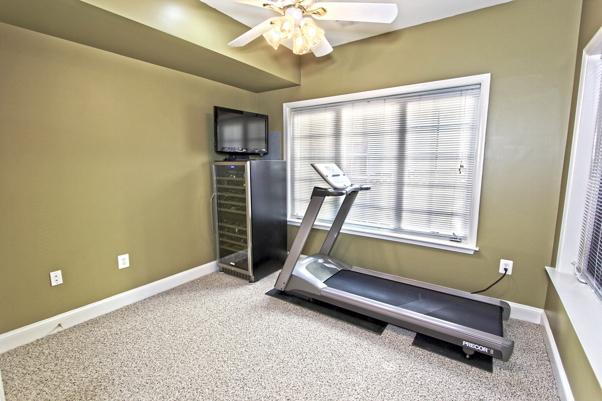 Building Photo - 4083 Walnut Cove Cir