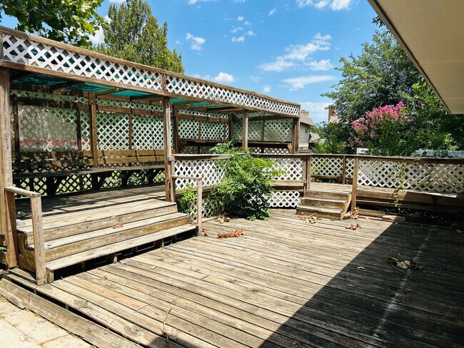 Building Photo - 6305 Bingham Ct
