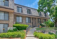 Building Photo - 1721 Northfield Square