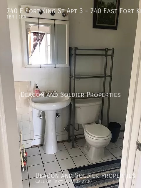 Building Photo - 740 E Fort King St