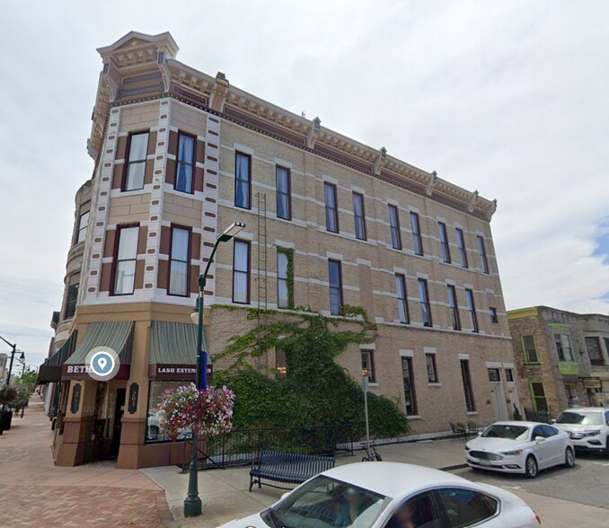Primary Photo - 107 W Lexington Ave