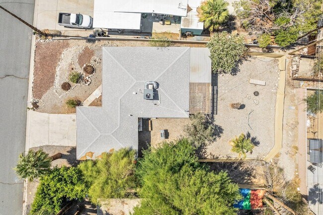 Building Photo - 13215 Deodar Ave