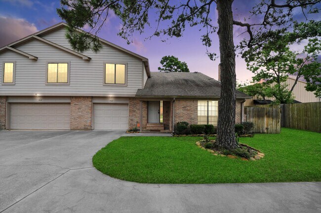 Building Photo - 7821 Theissetta Dr