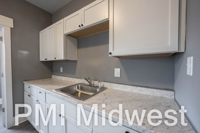 Building Photo - 22 N Euclid Ave