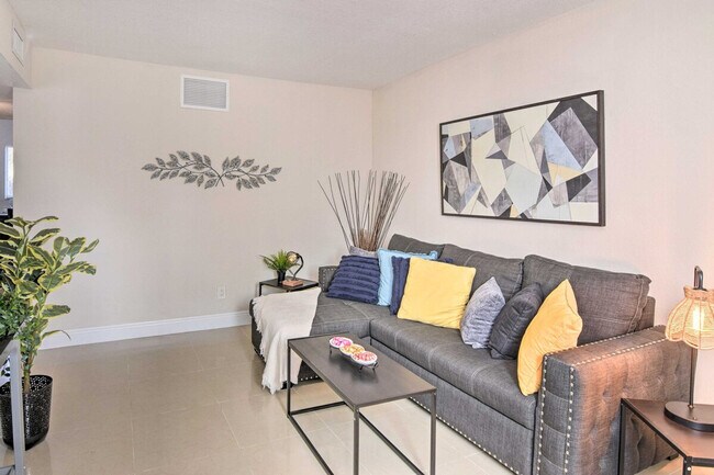 Building Photo - 441 NW 7th Terrace