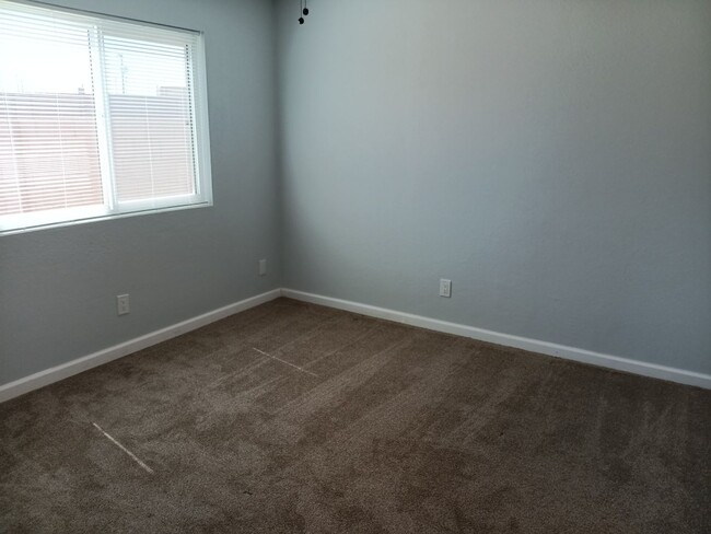 Building Photo - Gorgeous 3-Bedroom 2-Bathroom Home Located...