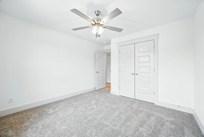 Building Photo - 3 Bedroom 2 1/2 Bath Luxury Home Near Madison Street!