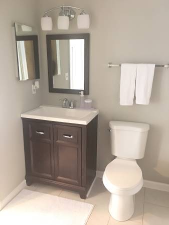 Master Bathroom. - 8961 Town Center Cir