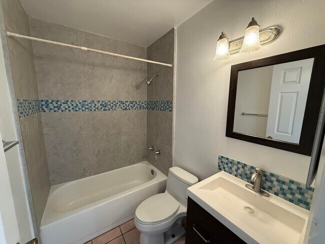 Building Photo - 9871 Valencia Dr