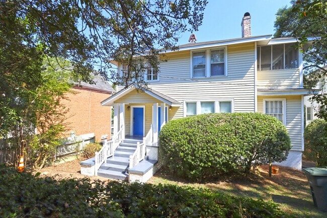Building Photo - 1016 Laurens St