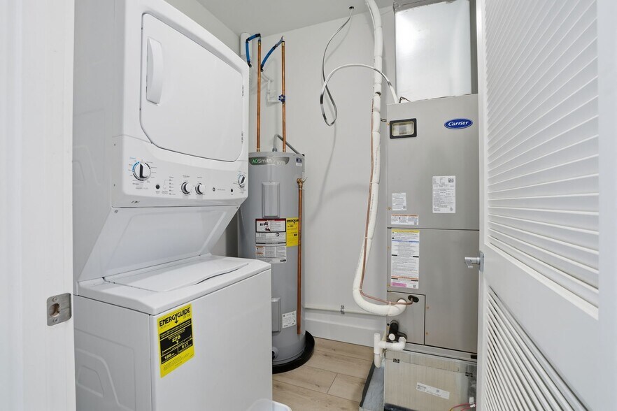 Building Photo - 147-149 N Gross St