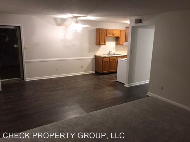 Building Photo - 2 br, 1.5 bath House - 6516 Six Mile Lane #2