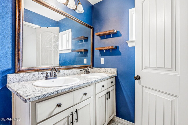 Building Photo - 3853 Loma Brisa Dr