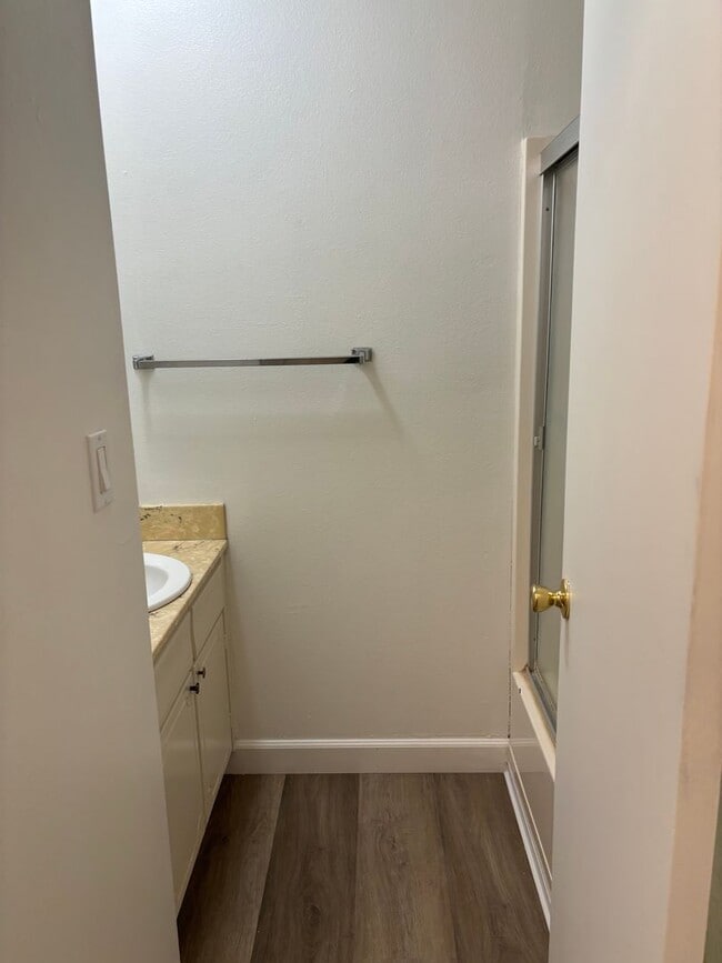 Building Photo - 2035 Mount Olive Dr