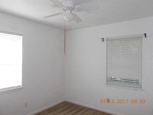 Building Photo - 112 Myra Lou Ave