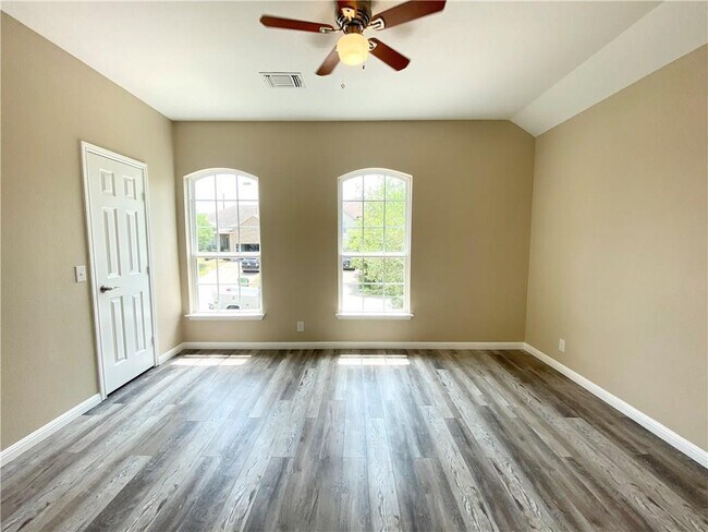 Building Photo - 2214 Conway Cove