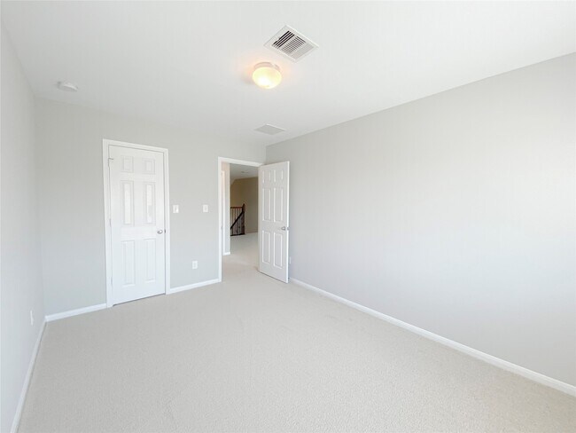 Building Photo - 6227 Carnaby Ln
