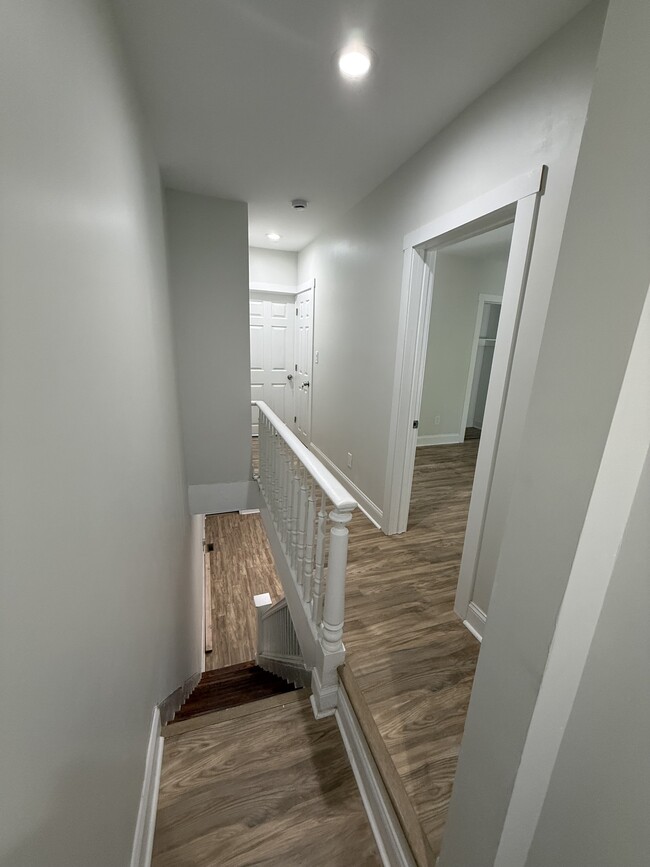 Building Photo - 129 Mott St