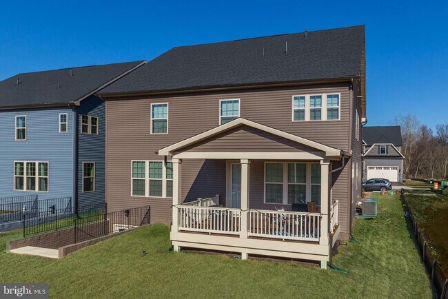 Building Photo - 6547 Clubhouse Dr