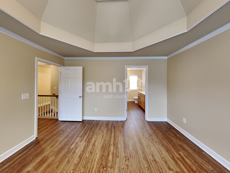 Building Photo - 3016 Sommette Dr