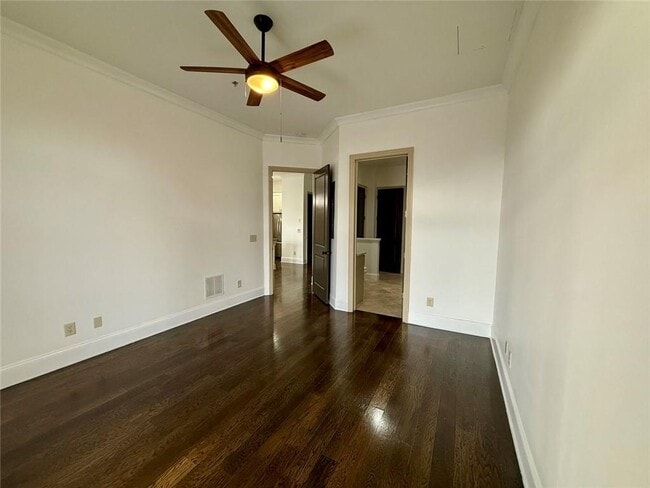 Building Photo - 360 Chambers St