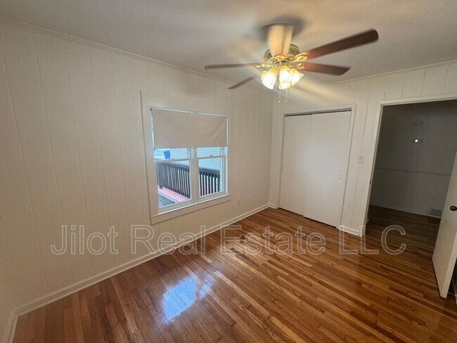 Building Photo - 466 Clifton Rd NE