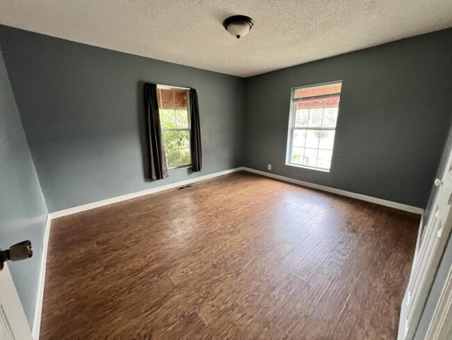 Building Photo - 836 Sidebrook Ave