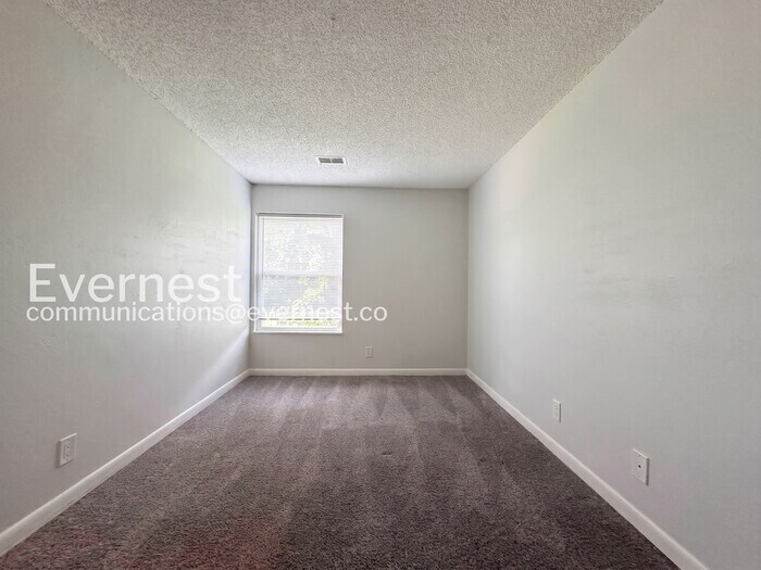 Building Photo - 1606 Cottonwood Dr