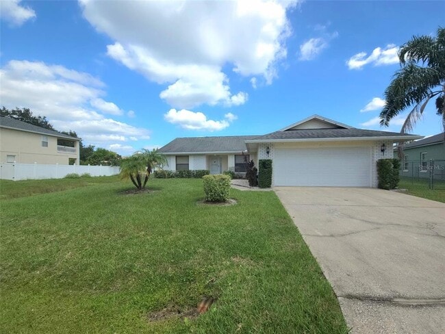 Building Photo - 611 Cotulla Dr