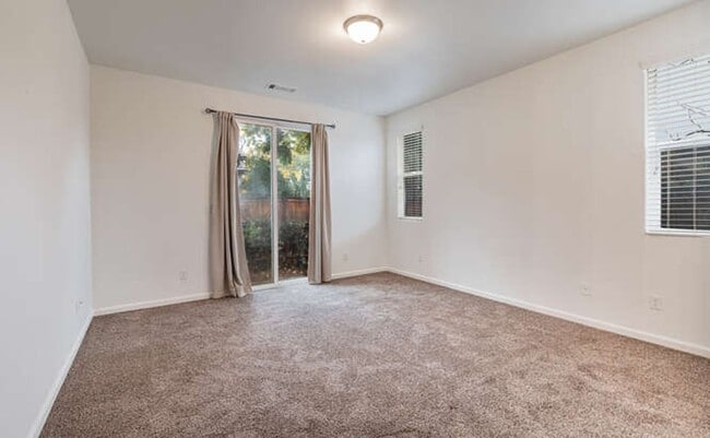 Building Photo - Great Harlan Ranch Home! Don't miss out!