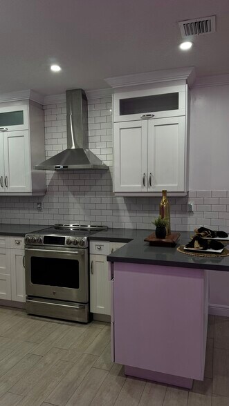 Building Photo - 8366 SW 37th St