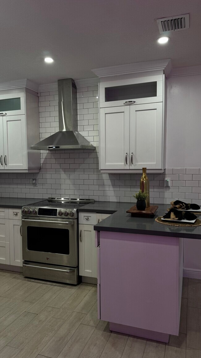 Building Photo - 8366 SW 37th St