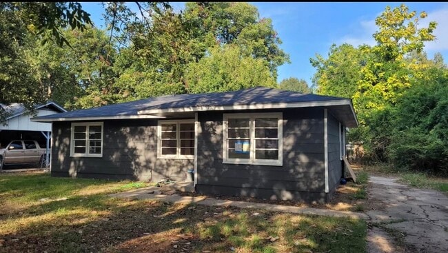 Building Photo - 1176 Wanda Dr