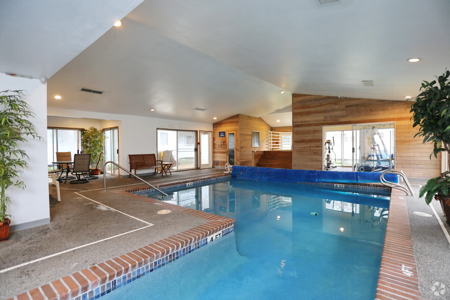 Indoor Pool - North Court Apartments