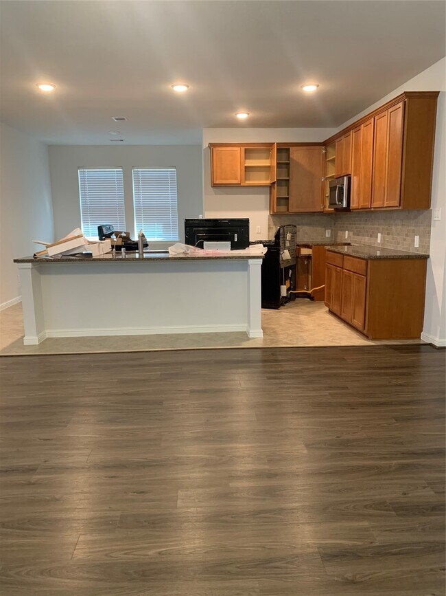 Building Photo - 18807 Fulvetta Haven Way
