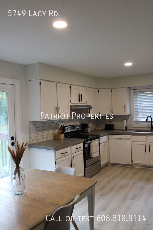 Building Photo - 5749 Lacy Rd