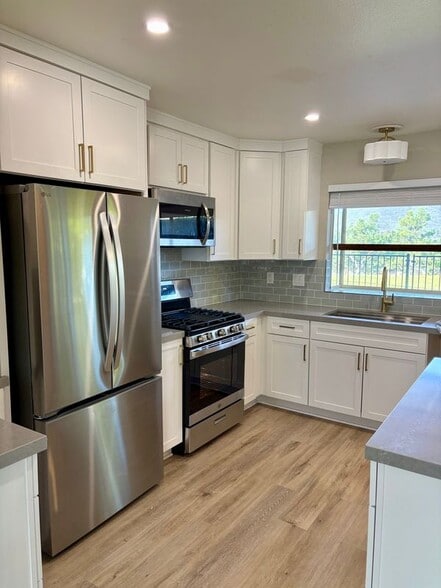 Building Photo - 612 Maybritt Cir