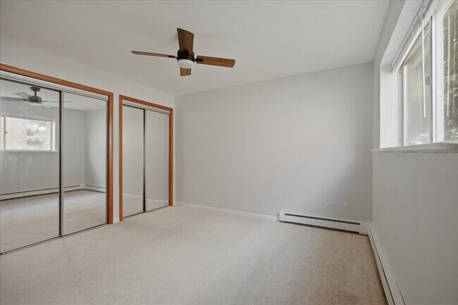 Building Photo - 6250 W 64th Pl